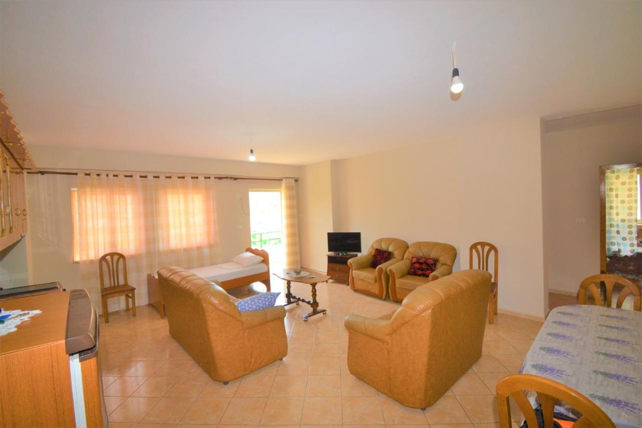 Boni Apartments Himare Exterior photo